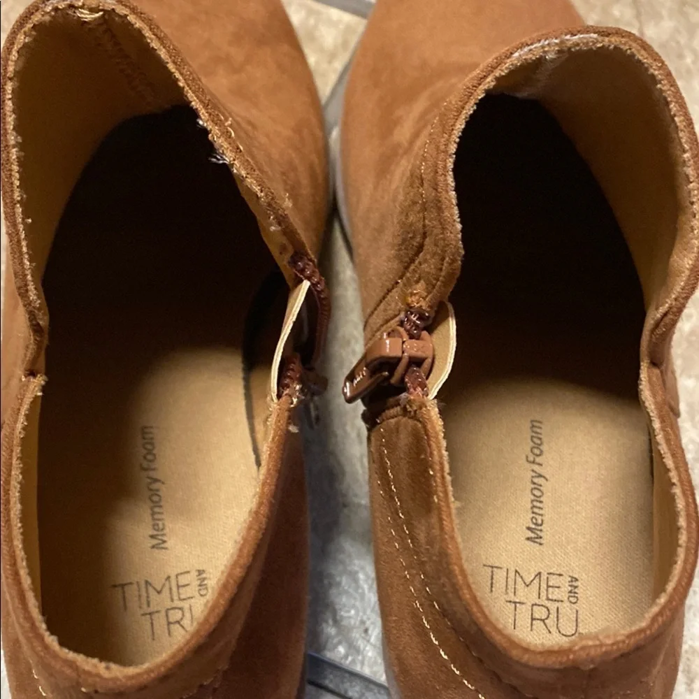 Women’s Size 7 Brown Suede Like Booties Minimalist Neutral Comfy Office Academia